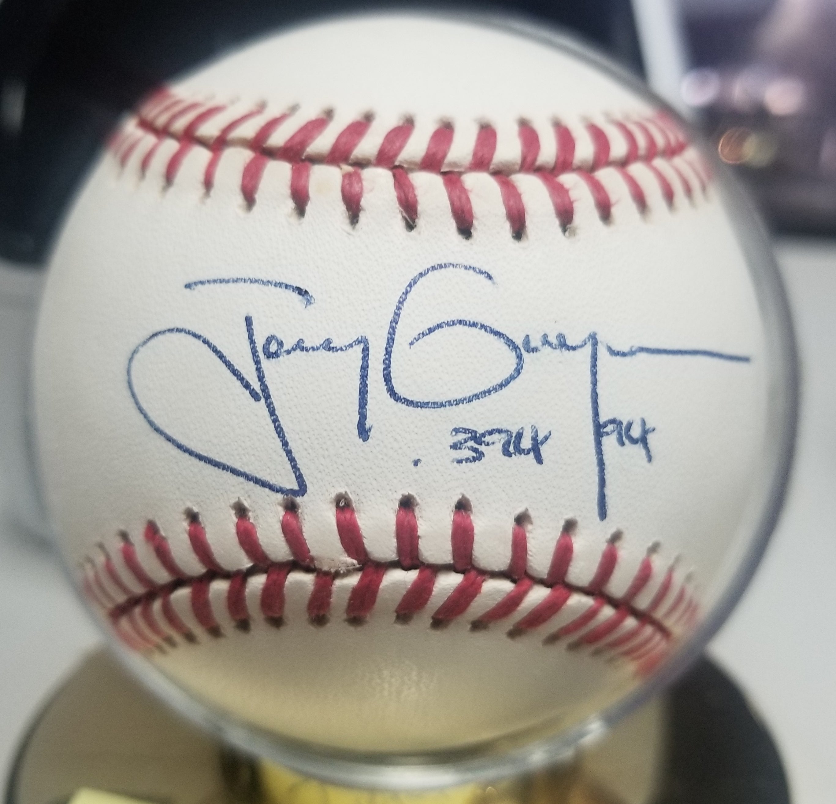 Tony offers Gwynn Autograph