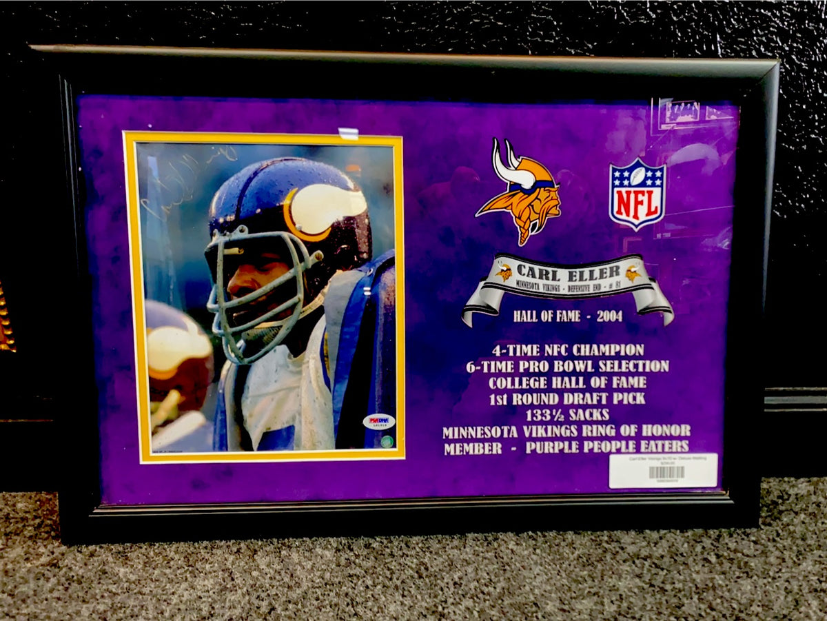 : Minnesota Vikings Helmet Shadowbox w/Adrian Peterson