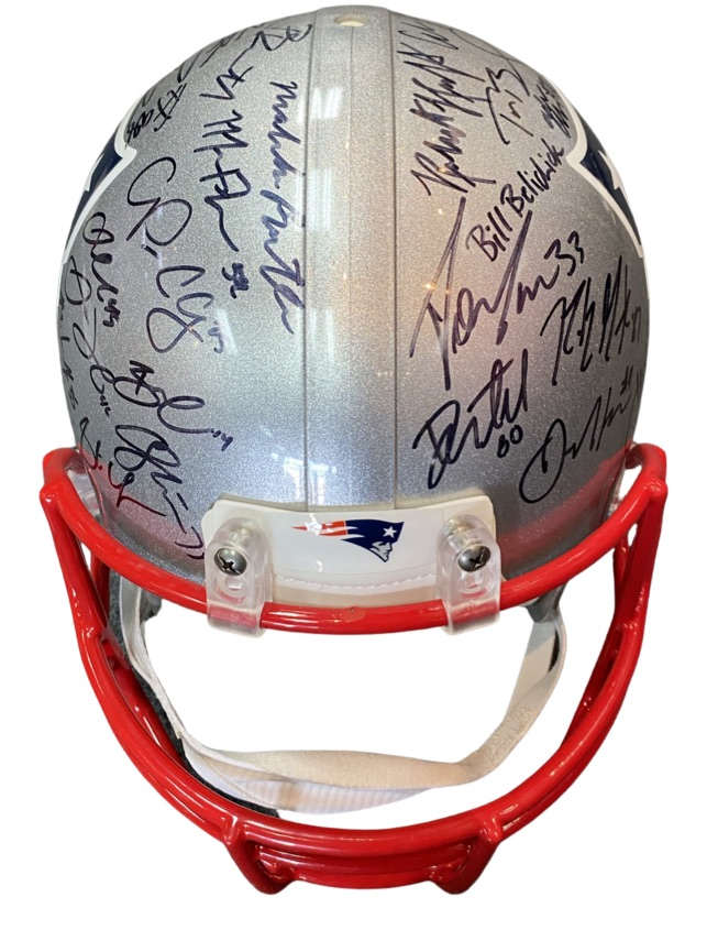 2018 New England Patriots Super Bowl 53 Champ Team Signed Helmet (signed by  31 - big Brady signature).